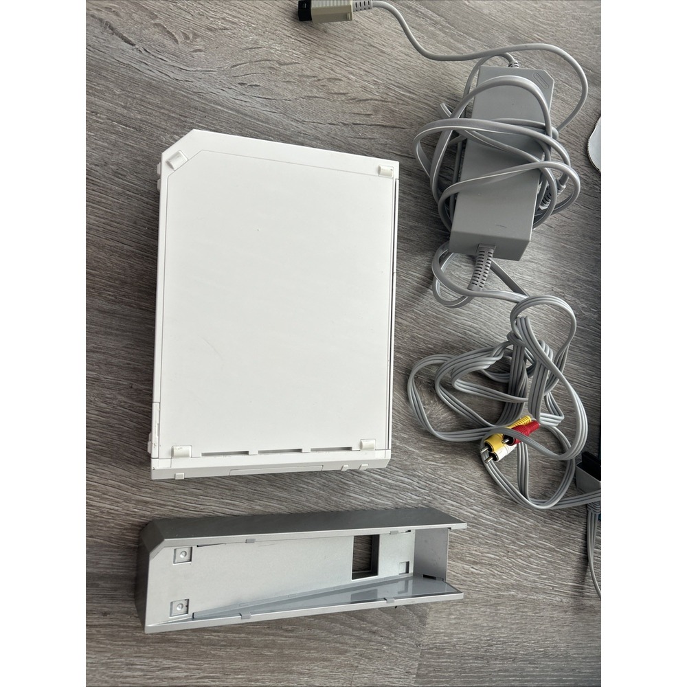 Nintendo Wii Video Game Console RVL-001 White **No Controller/motion Sensor* - Picture 2 of 10